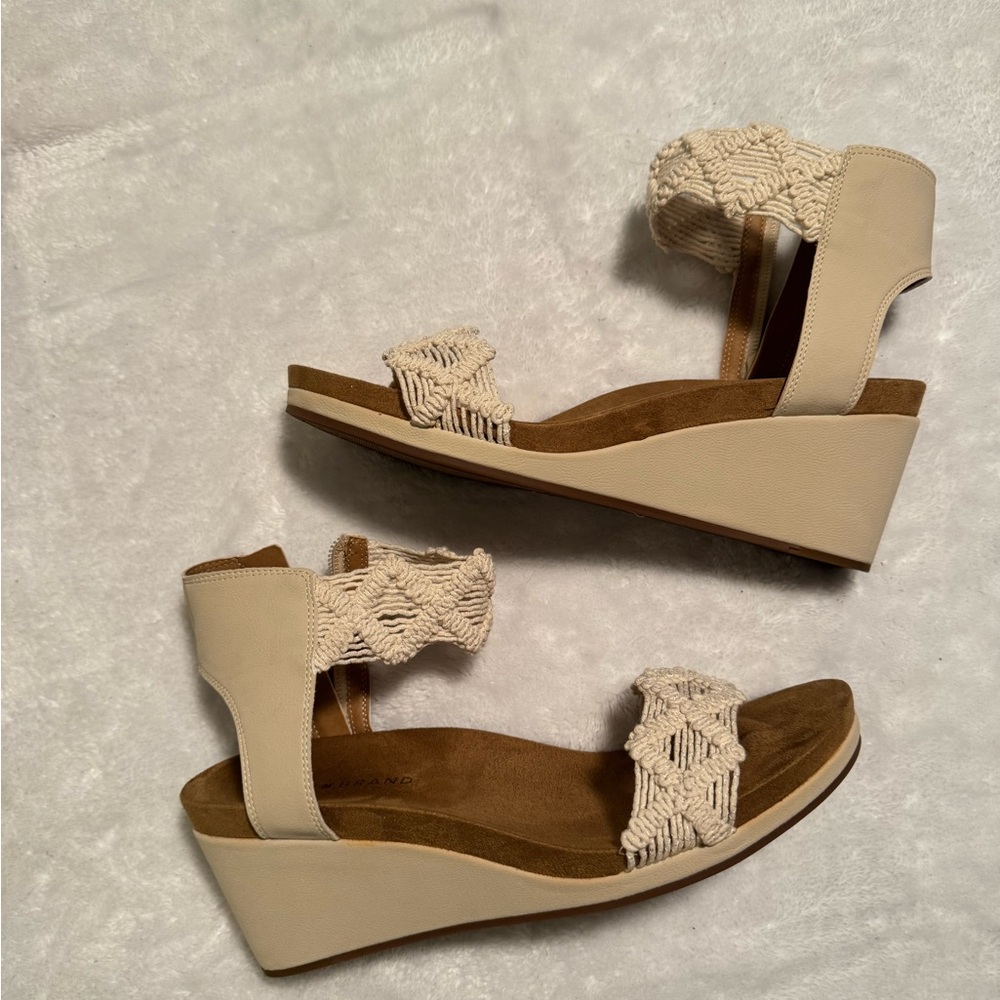 Lucky Brand Cream Wedge Sandals